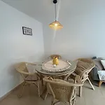 Sea Views شقة دينايا